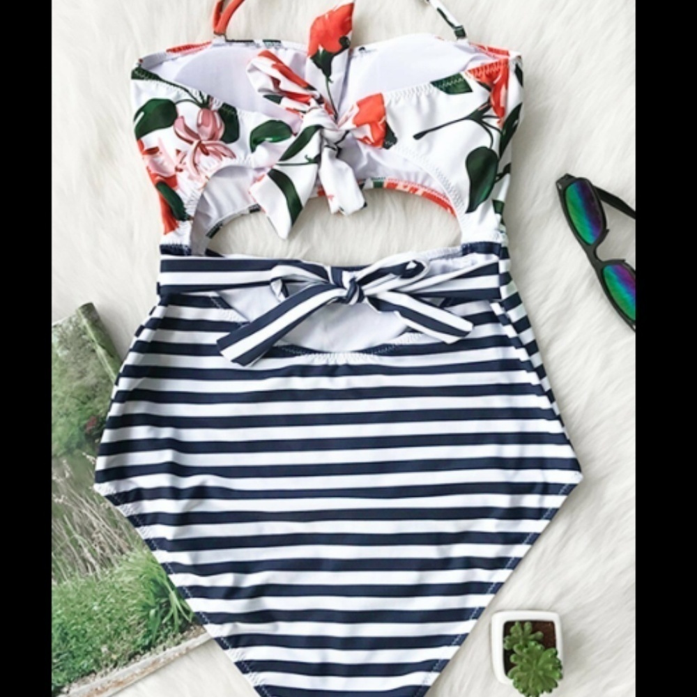 swimsuit Halter Design Tie at Back One-Piece swimsuit - Picture 2 of 5